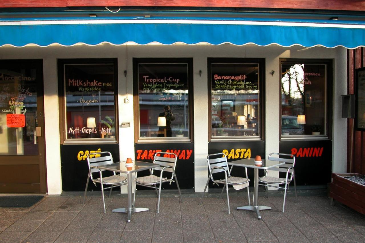 Cafe Bistro Moccacino Bed & Breakfast Eksharad Exterior photo
